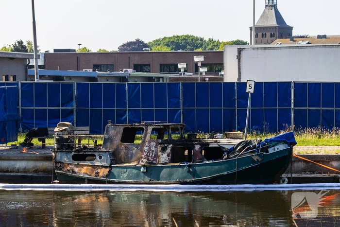 Dode bij brand op woonboot