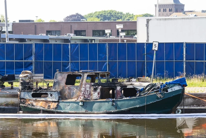 Dode bij brand op woonboot