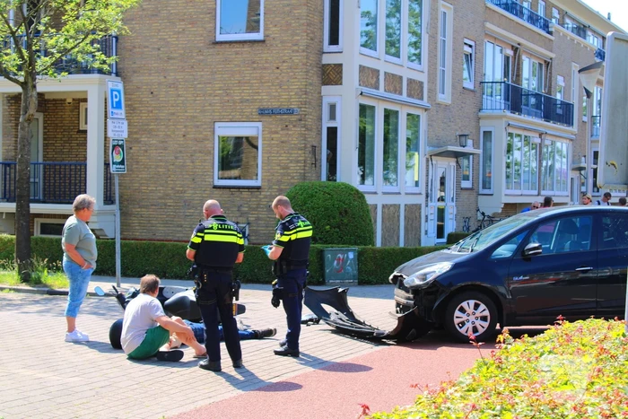 Scooterrijder over het hoofd gezien