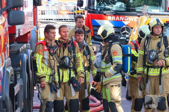 Brand in rieten dak van woning