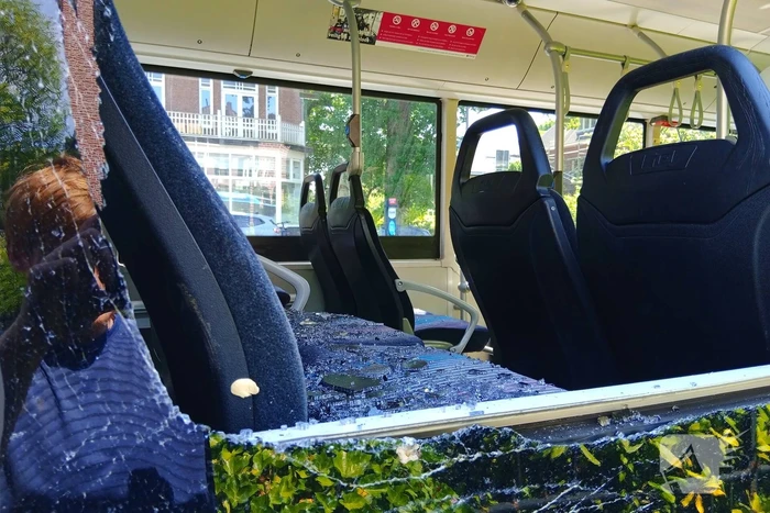 Botsing lijnbus en verhuislift