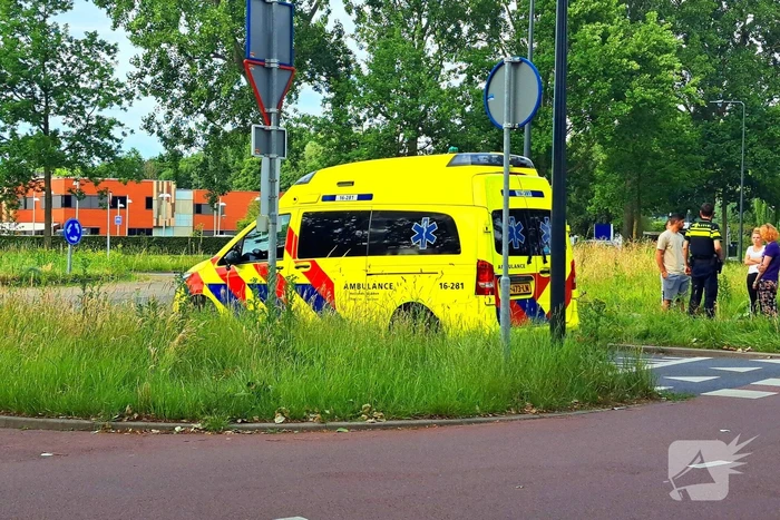 Scooterrijder gewond bij aanrijding met auto