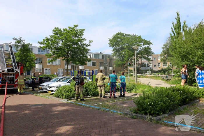 Woningbrand snel geblust met ambulance inzet