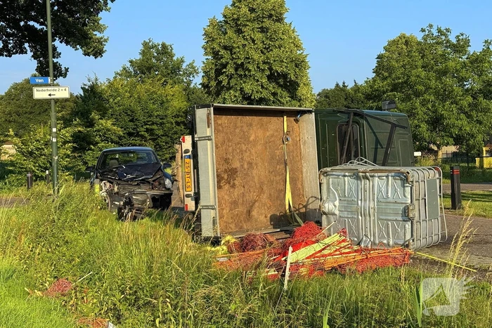 Botsing tussen auto en bestelwagen leidt tot gewonden