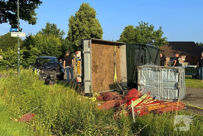 Botsing tussen auto en bestelwagen leidt tot gewonden
