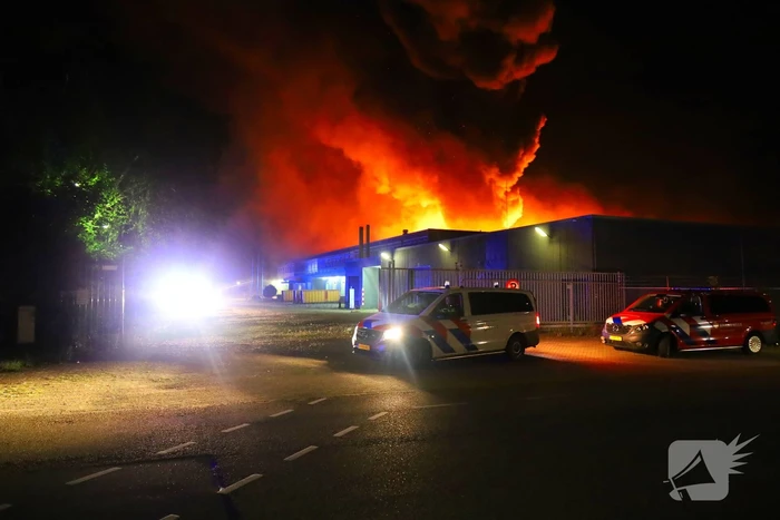 Vlammenzee op industrieterrein