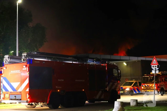 Vlammenzee op industrieterrein