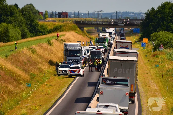 Kop-staartbotsing met Bestelbussen