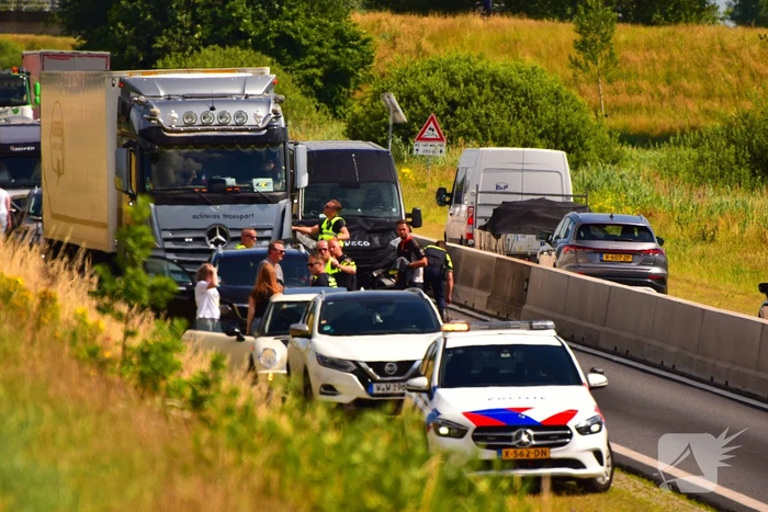 Kop-staartbotsing met Bestelbussen