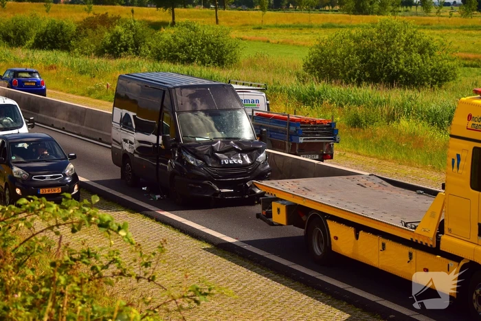 Kop-staartbotsing met Bestelbussen