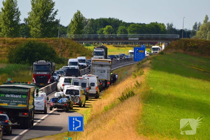 Kop-staartbotsing met Bestelbussen