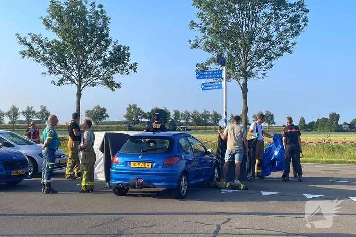 22-jarige motorrijder overleden, 17-jarige automobilist en moeder aangehouden