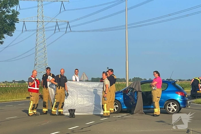 22-jarige motorrijder overleden, 17-jarige automobilist en moeder aangehouden