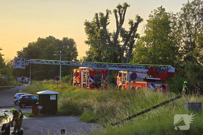 Uitslaande brand in winkelpand