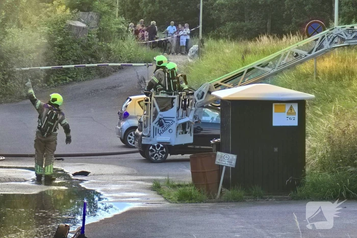 Uitslaande brand in winkelpand