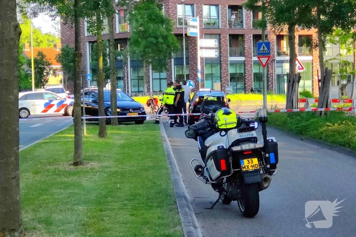 Fietser met spoed naar ziekenhuis na aanrijding