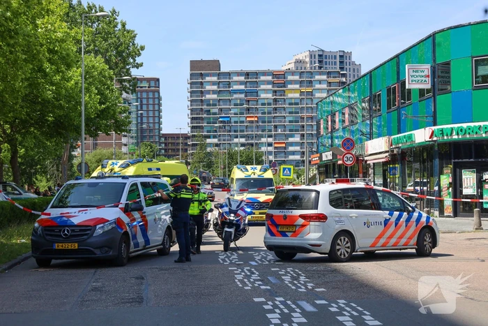 Zwaargewonde bij aanrijding tijdens oversteken