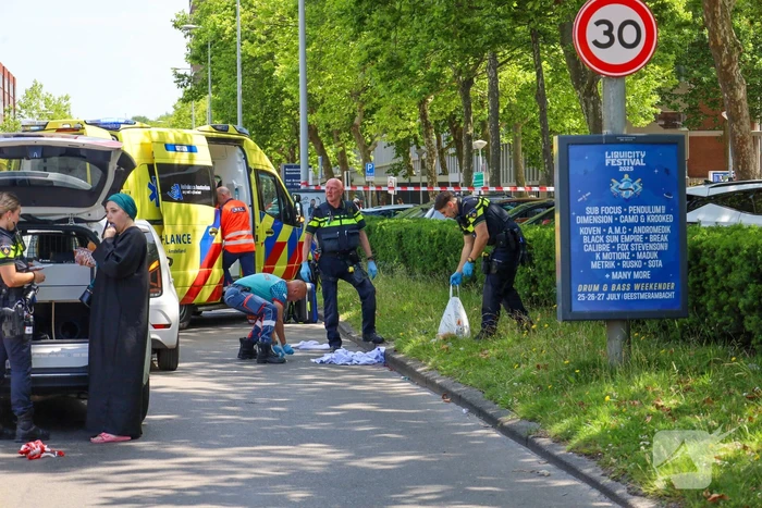 Zwaargewonde bij aanrijding tijdens oversteken