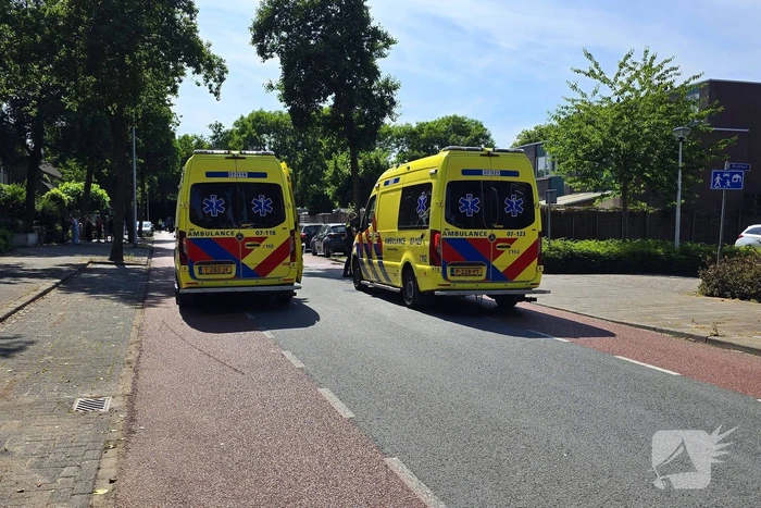Frontale aanrijding leidt tot afsluiting van weg