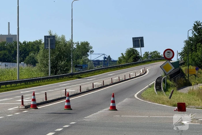 Vettige substantie leidt tot wegafsluiting