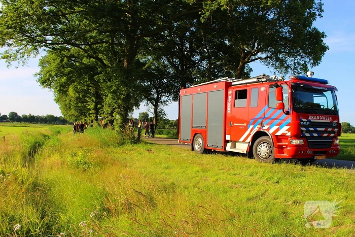 Brandweer onderzoekt gedumpte vaten