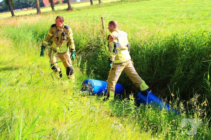 Brandweer onderzoekt gedumpte vaten
