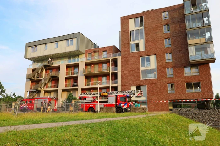 Woningbrand snel geblust, slachtoffer door rook onderzocht