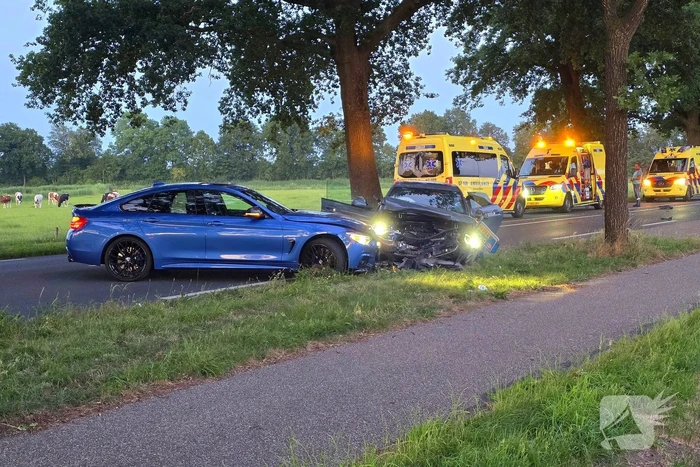 Meerdere gewonden bij botsing tussen luxe auto's