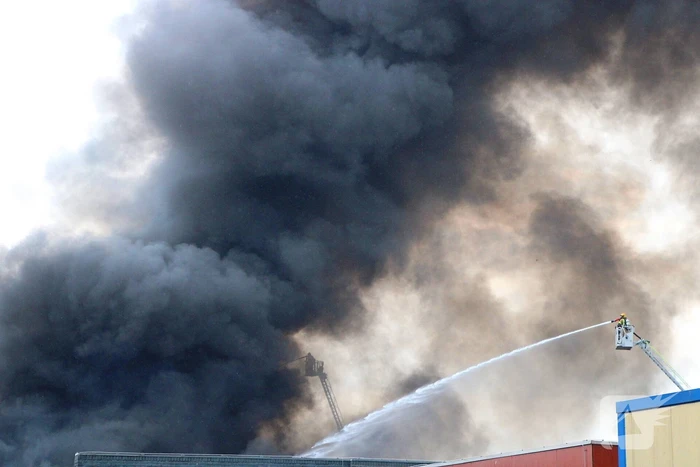 Flinke rookontwikkeling bij industriebrand