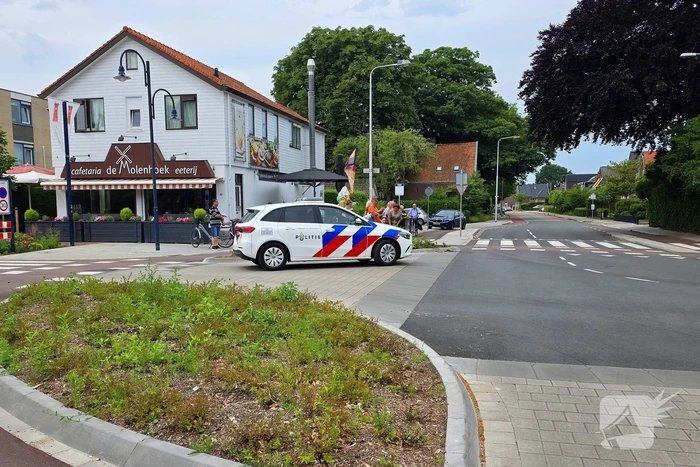 Scooterrijdster gewond bij aanrijding met auto