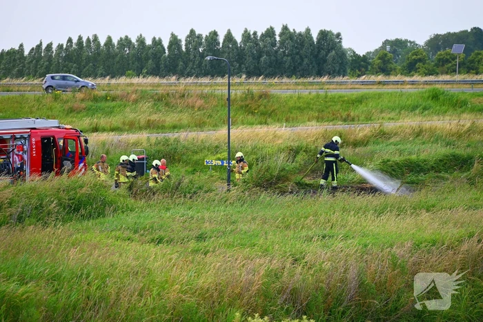 Bermbrand op carpoolplaats snel onder controle