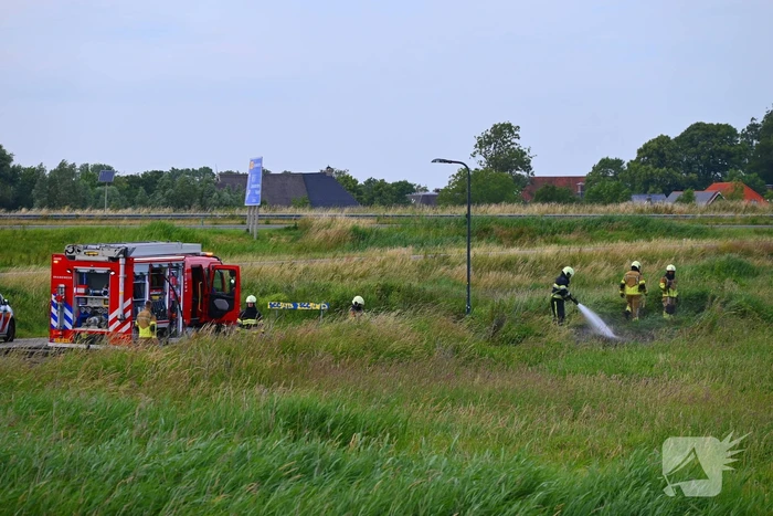 Bermbrand op carpoolplaats snel onder controle