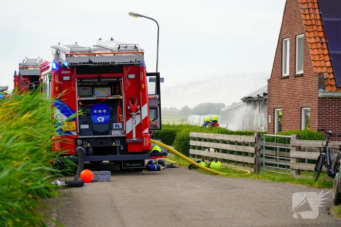 Schuur met lammeren vat vlam