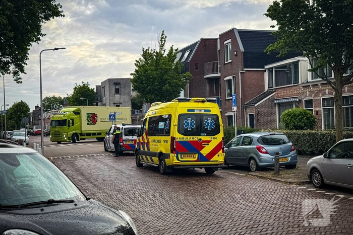 Traumahelikopter landt op parkeerplaats voor medisch incident