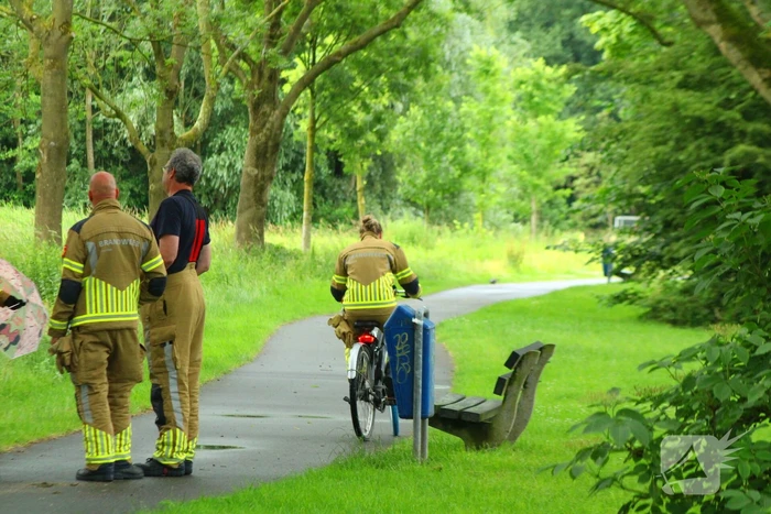 Brandweer bevrijdt vastzittende fietser