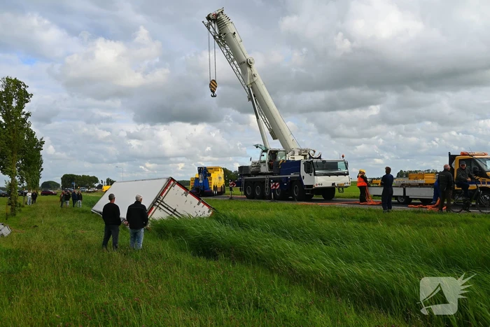 Hijskraan ingezet voor berging
