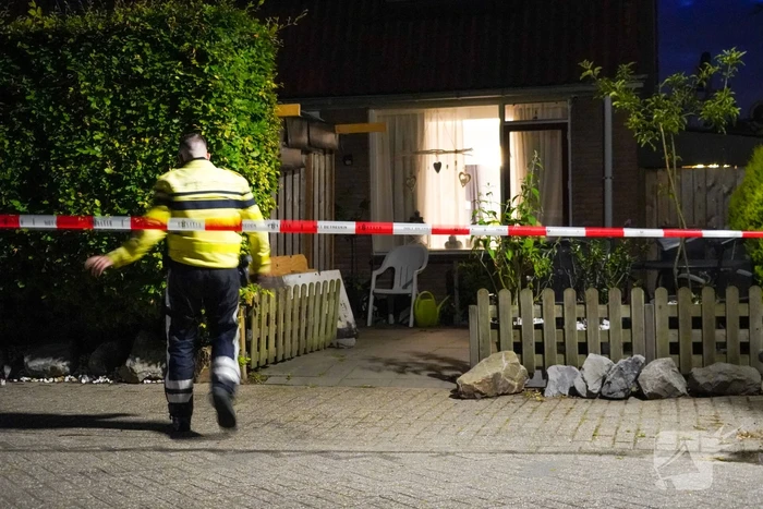 Kogelgat zichtbaar in raam na schietpartij