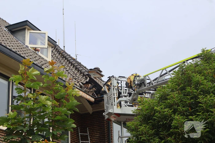 Sloopwerkzaamheden bij brand in dak