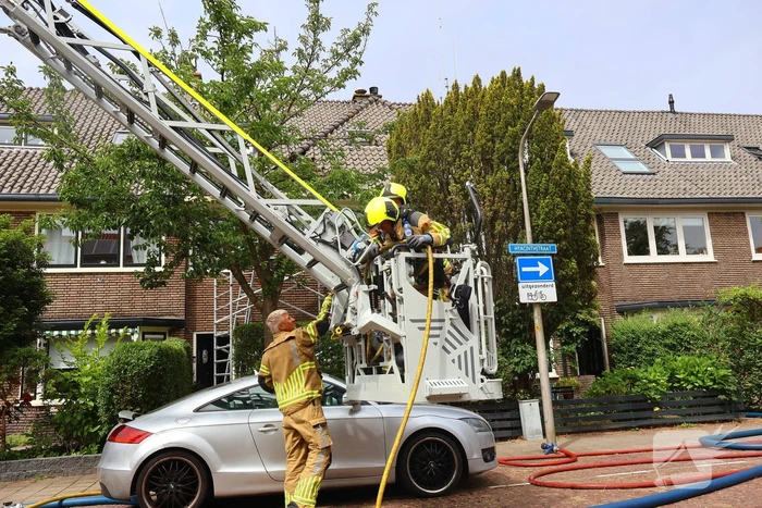 Sloopwerkzaamheden bij brand in dak