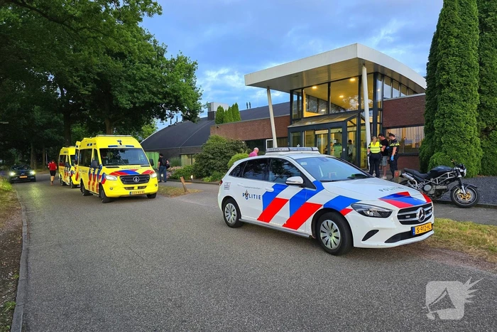 Gewonde en drie aanhoudingen na steekpartij