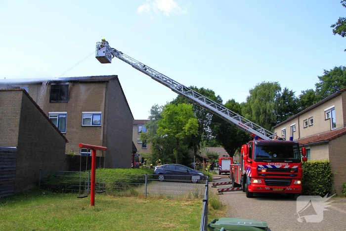 Grote uitslaande brand in woning