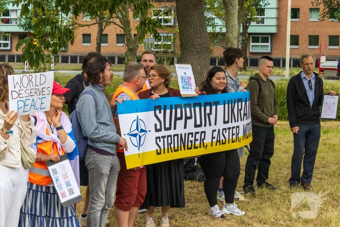 Demonstratie bij Navo top voor steun aan Oekraïne