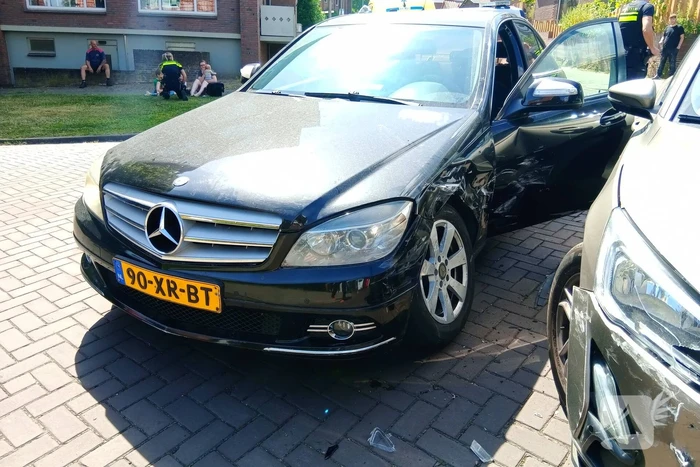 Twee voertuigen betrokken bij aanrijding op bekende kruising