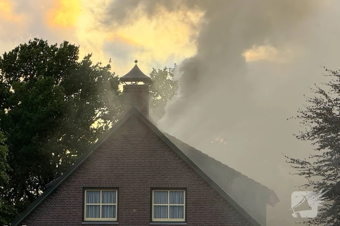 Kortdurende uitslaande brand in woonboerderij