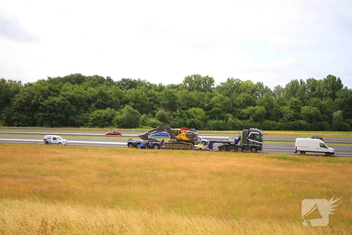 Vrachtwagenbrand door klapband snel geblust