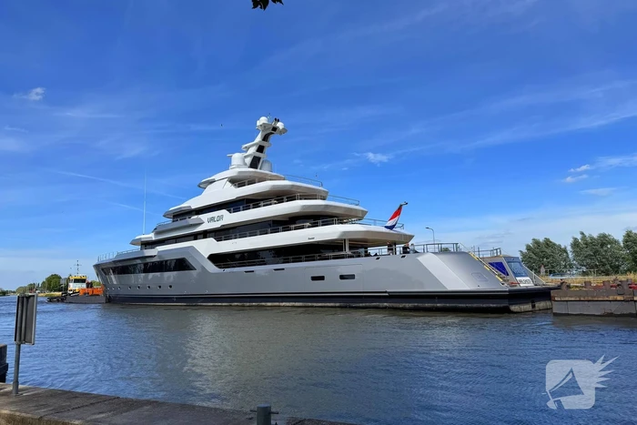 Luxe jacht trekt aandacht