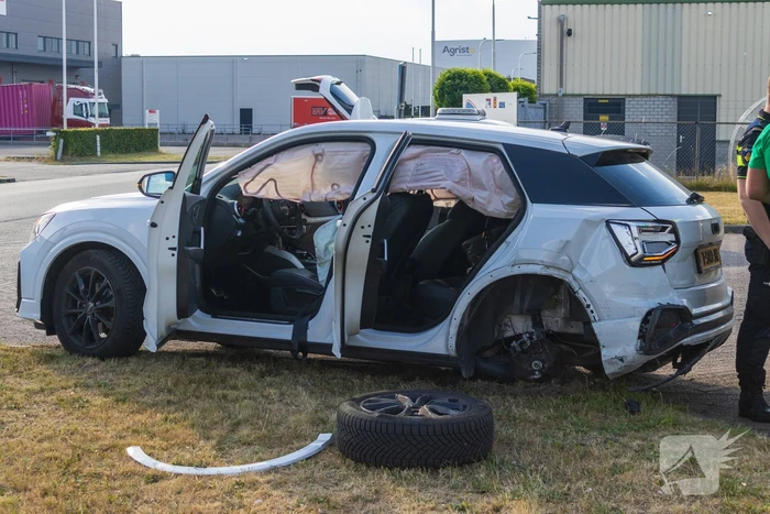 Ongeval tussen busje en auto zonder gewonden