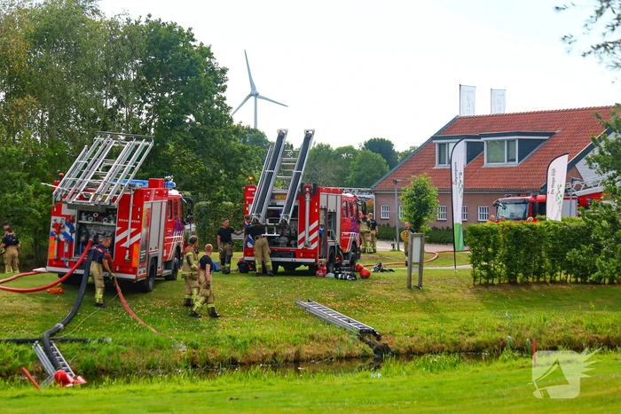Zeer grote brand op golfbaan