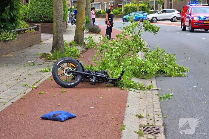 Fatbiker krijgt tak op hoofd en raakt zwaargewond