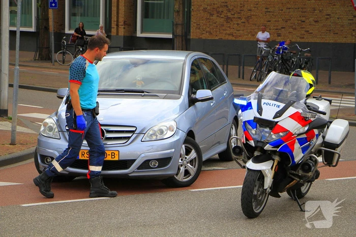Fietser gewond na botsing met auto